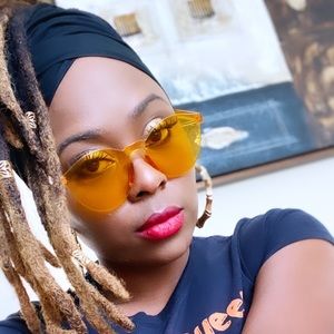 Meet your Posher, Tiara